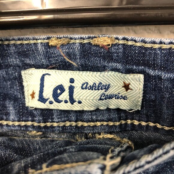 L.E.I Ashley Lowrise Denim Shorts Y2K Button Flap Pockets Sz. 11 Blue Jean Short - Picture 6 of 9